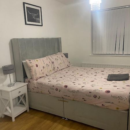 New! 4 Bedroom London House With Garden And Lawn Zewnętrze zdjęcie
