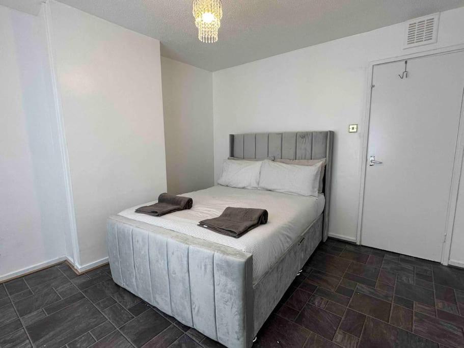 New! 4 Bedroom London House With Garden And Lawn Zewnętrze zdjęcie