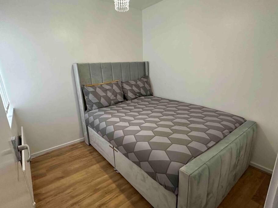 New! 4 Bedroom London House With Garden And Lawn Zewnętrze zdjęcie
