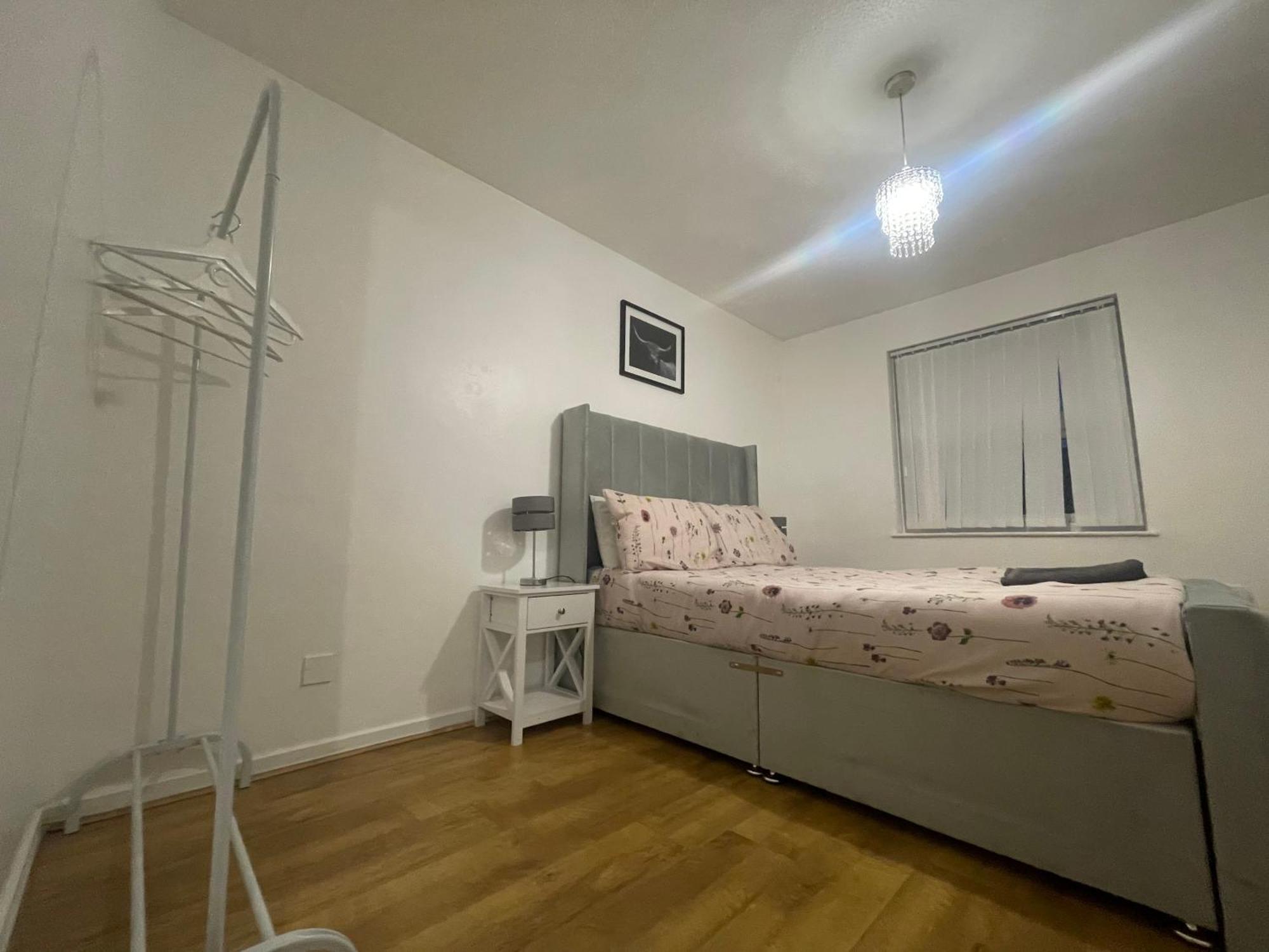 New! 4 Bedroom London House With Garden And Lawn Zewnętrze zdjęcie